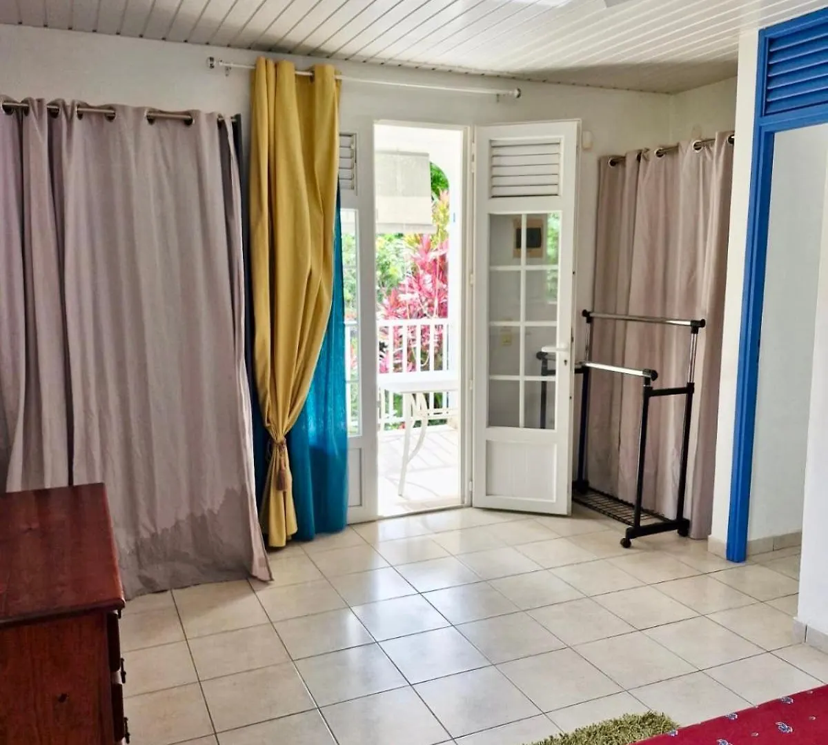 La Petite Golondrina - Appartement T2 Chaleureux Dans Un Cadre Paisible Verdoyant Ducos Martinik